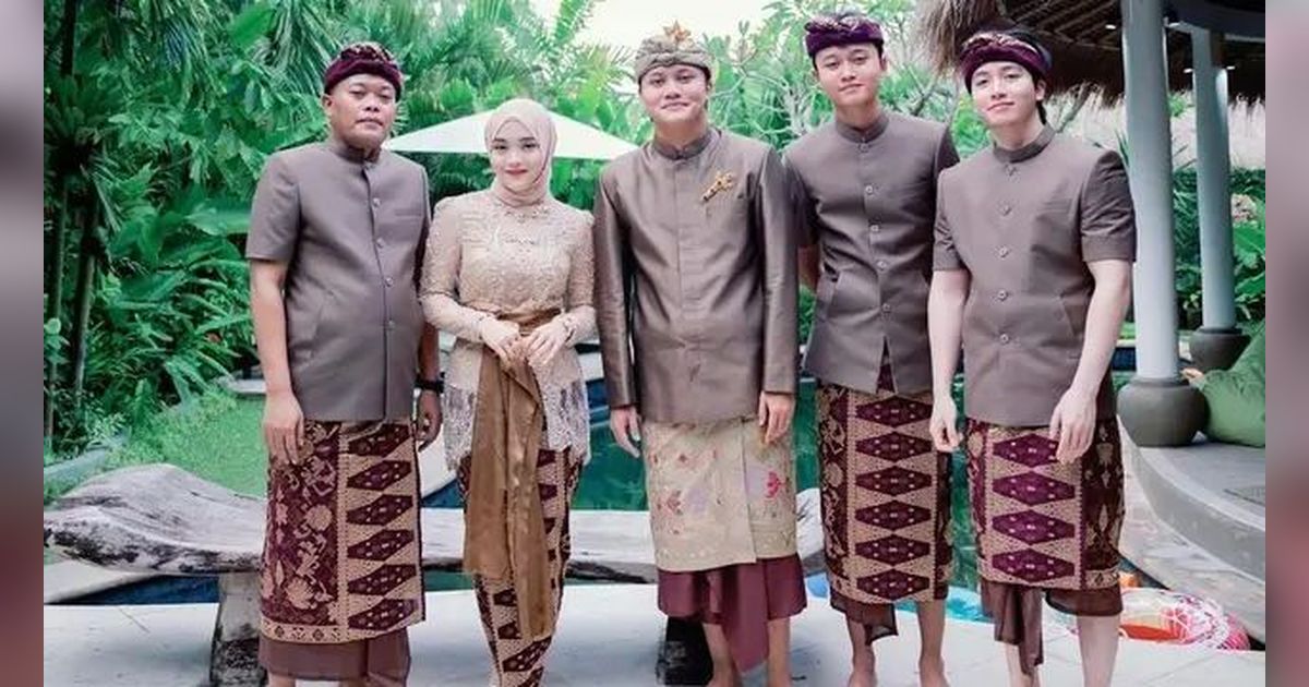 Potret Cantik Putri Delina di Acara Resepsi Pernikahan Sang Kakak, Kompak Banget Bareng Santyka Fauziah