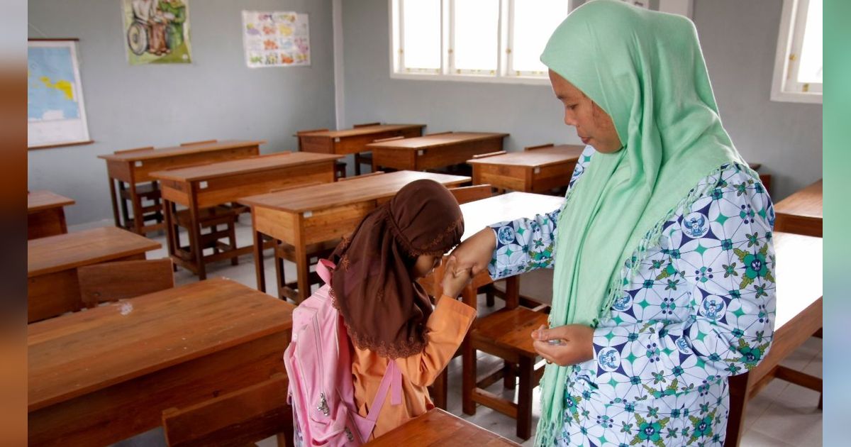 Survei: Gaji 74 Persen Guru Honorer Lebih Kecil dari Upah Minimum Terendah Indonesia