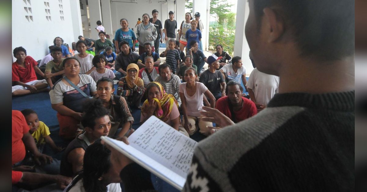 FOTO: Suasana Kampung Susun Bayam Usai Ricuh, Warga Digeruduk Sekuriti JakPro dan Diperintahkan Angkat Kaki