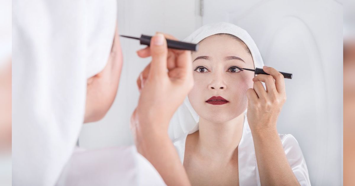 Sulit Bikin Wing Liner? Coba Lakukan 3 Langkah Ini