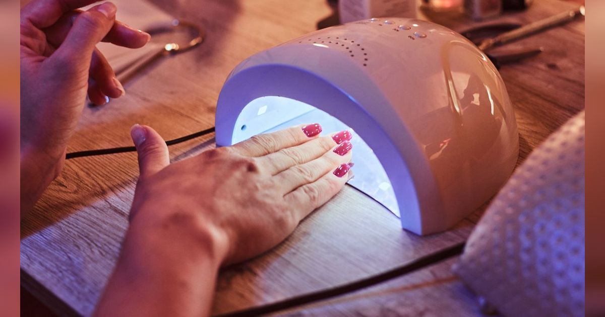 Pakai Nail Gel Bisa Bikin Kanker? Ini Kata Dokter Kulit