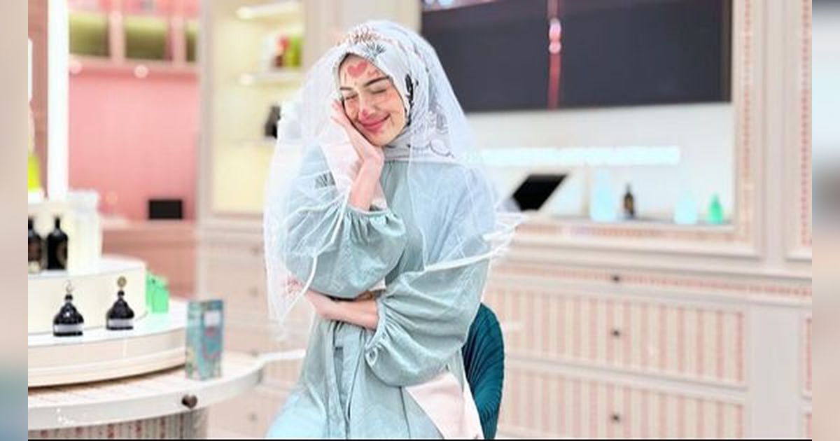 10 Potret Bridal Shower Melody Prima yang Akan Segera Melepas Status Janda, Wajahnya Dibuat Cemong