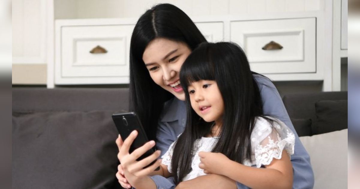 Asuh Anak di Era Digital, Psikolog Ingatkan Ayah Bunda Belajar 4 Skill