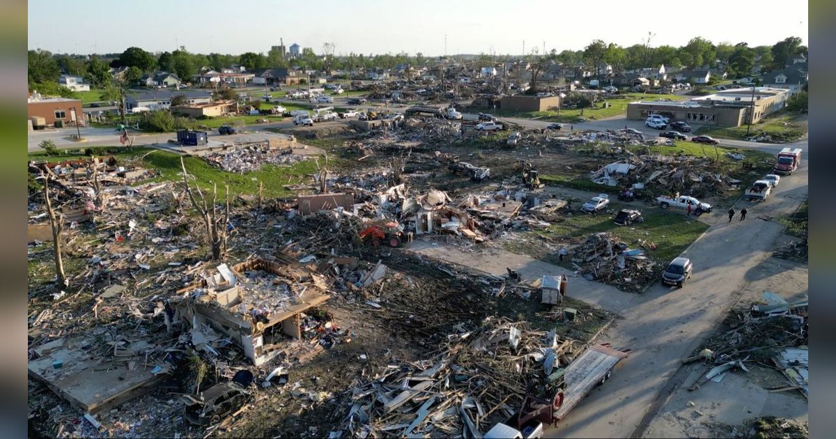 FOTO: Ngerinya Tornado Mematikan Hantam Kota di AS, Rumah-Rumah Rata dengan Tanah