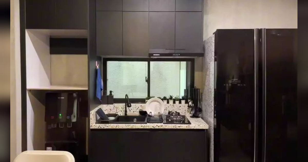 8 Potret Dapur Kevin Julio Mungil Banget, Seperti di Film Barbie, Ada Mini Bar