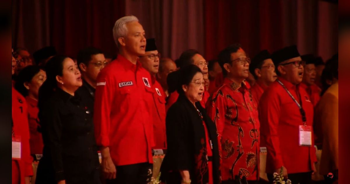 FOTO: Kala Jokowi Tak Lagi Duduk di Samping Megawati