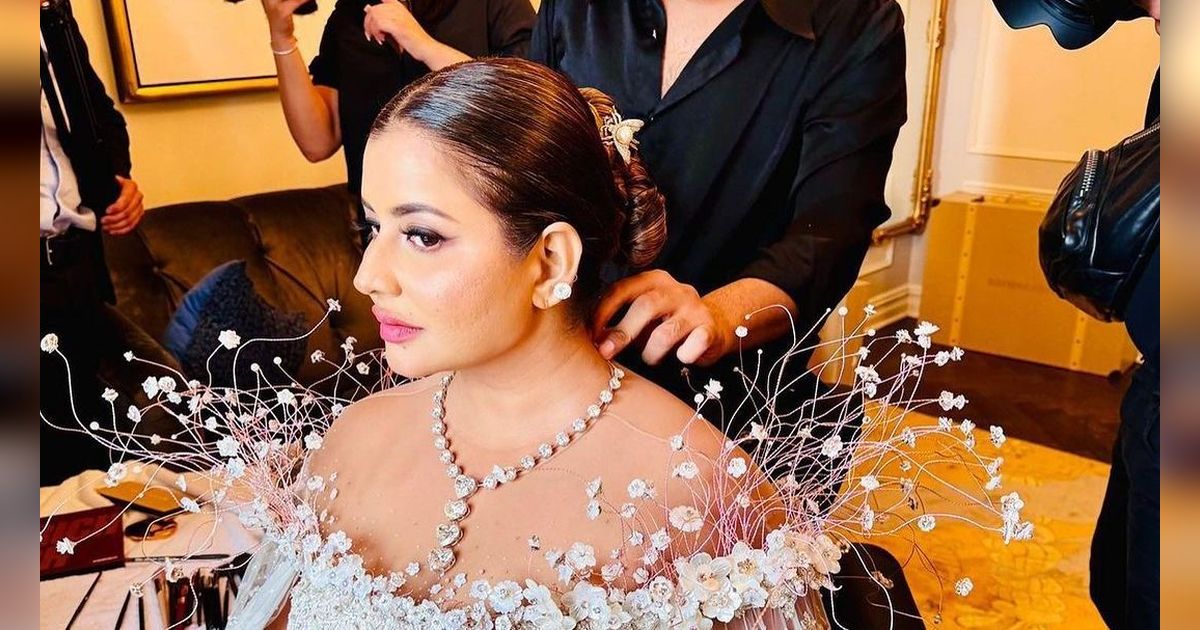 Potret Glamor Sosialita India Sudha Reddy dengan Kalung Rp160 Miliar