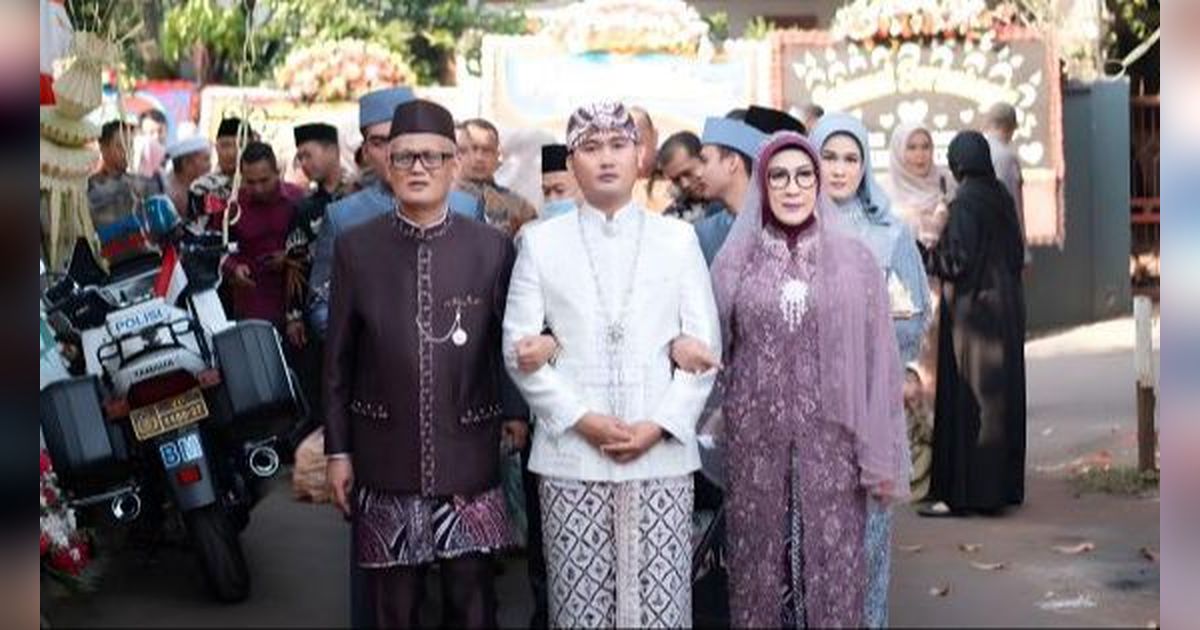 Viral! Dekorasi Tenda dan Pelaminan Pernikahan yang Digelar di Rumah Ini Bikin Takjub, Rasanya Seperti Dalam Gedung Mewah