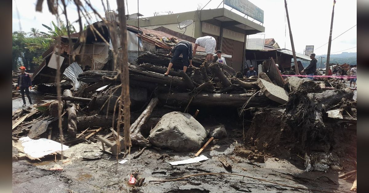 Cegah Aliran Air Tersumbat, BNPB Akan Ledakkan Batuan Sisa Banjir Lahar Gunung Marapi