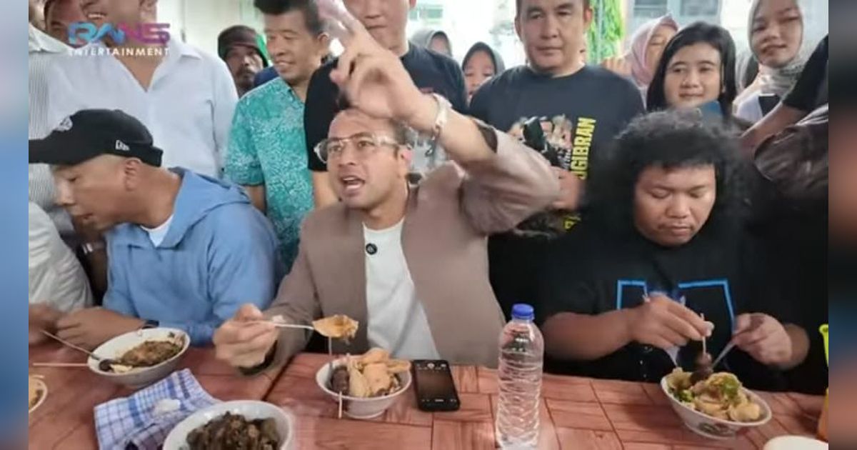 Terbang ke Lampung, Potret Raffi Ahmad Diserbu Warga saat Makan Bubur Bareng Calon Gubernur