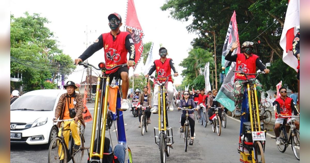 Ribuan Penggemar Sepeda Tua Kumpul di Festival Onthel Nusantara Banyuwangi