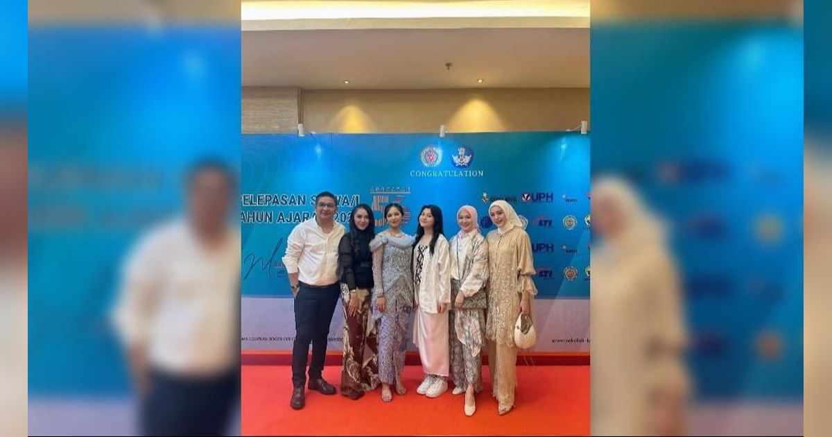 Cantiknya Shakiena Anak Pasha Ungu Wisuda SMA, Okie Agustina dan Adelia Kompak Hadir