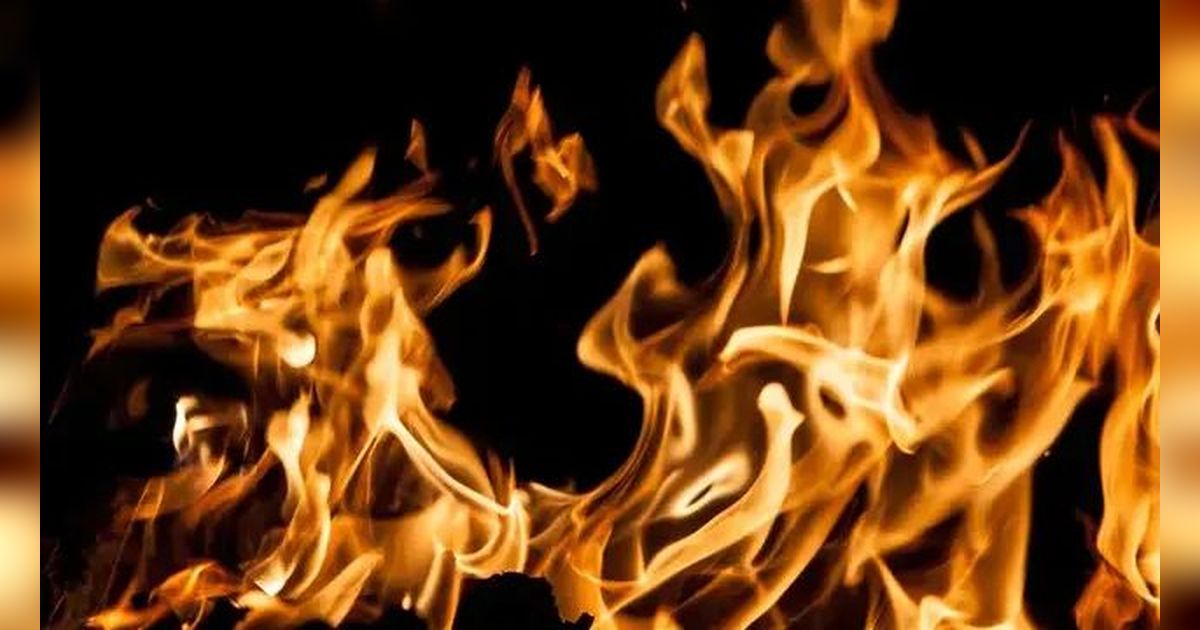 Mobil Terbakar di Universitas Trisakti, Terdengar Ledakan hingga Api Merambat ke Gedung F Kampus