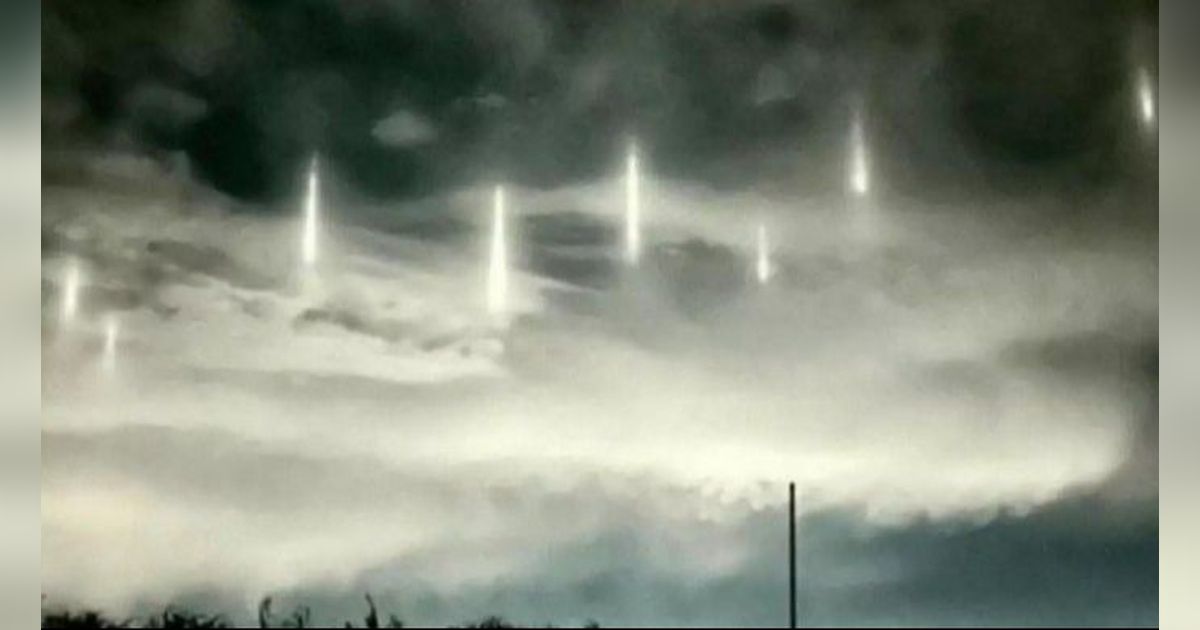 9 Pilar Cahaya Aneh dan Misterius Muncul di Langit Jepang, Hebohkan Warga