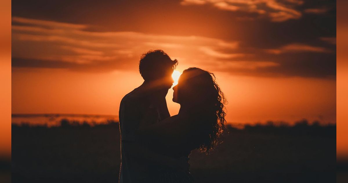 60 Kata-Kata Bucin Paling Lucu dan Romantis, Bikin Pasangan Meleleh
