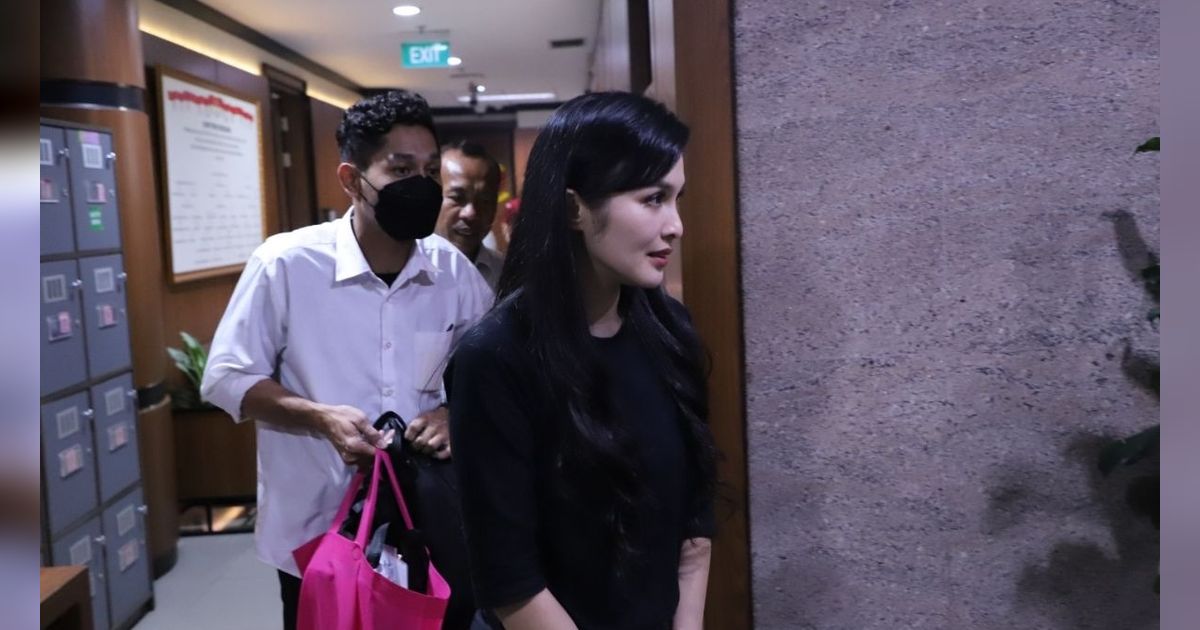 Kejagung Periksa Asisten Pribadi Sandra Dewi Terkait Kasus Korupsi Komoditas Timah