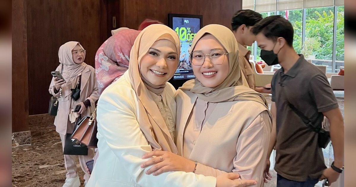 Kolaborasi 5 MUA Tanah Air Hasilkan Ragam Bulu Mata Palsu Memikat