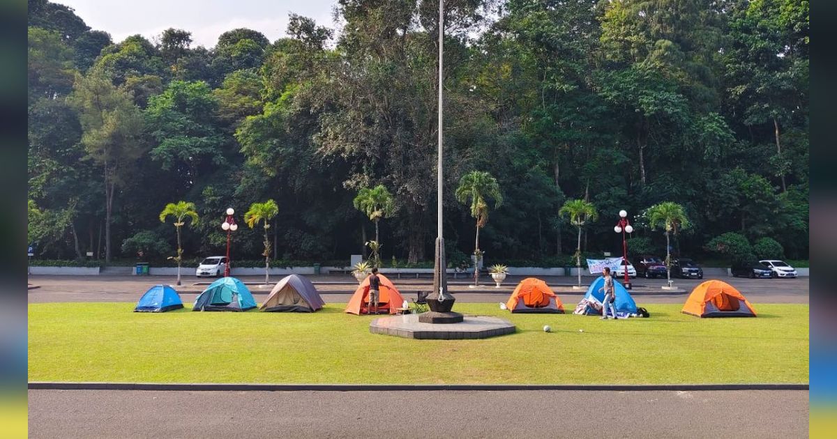 Protes Iuran Pengembangan Institusi, Mahasiswa Pilih Berkemah di Balairung UGM