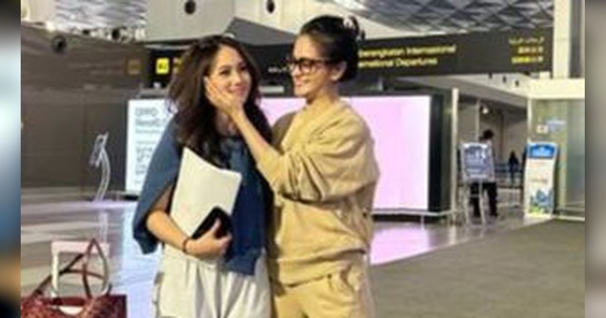 Momen Jasmine Abeng Anak Ririn Ekawati saat Pulang ke Indonesia, Penampilannya Makin Cantik!