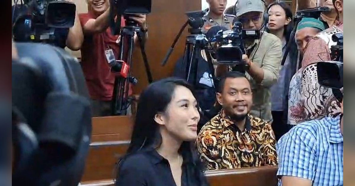 Tawa Pedangdut Nayunda Saat Disindir Hakim Gaji Kecil Sebagai Staf Honorer SYL