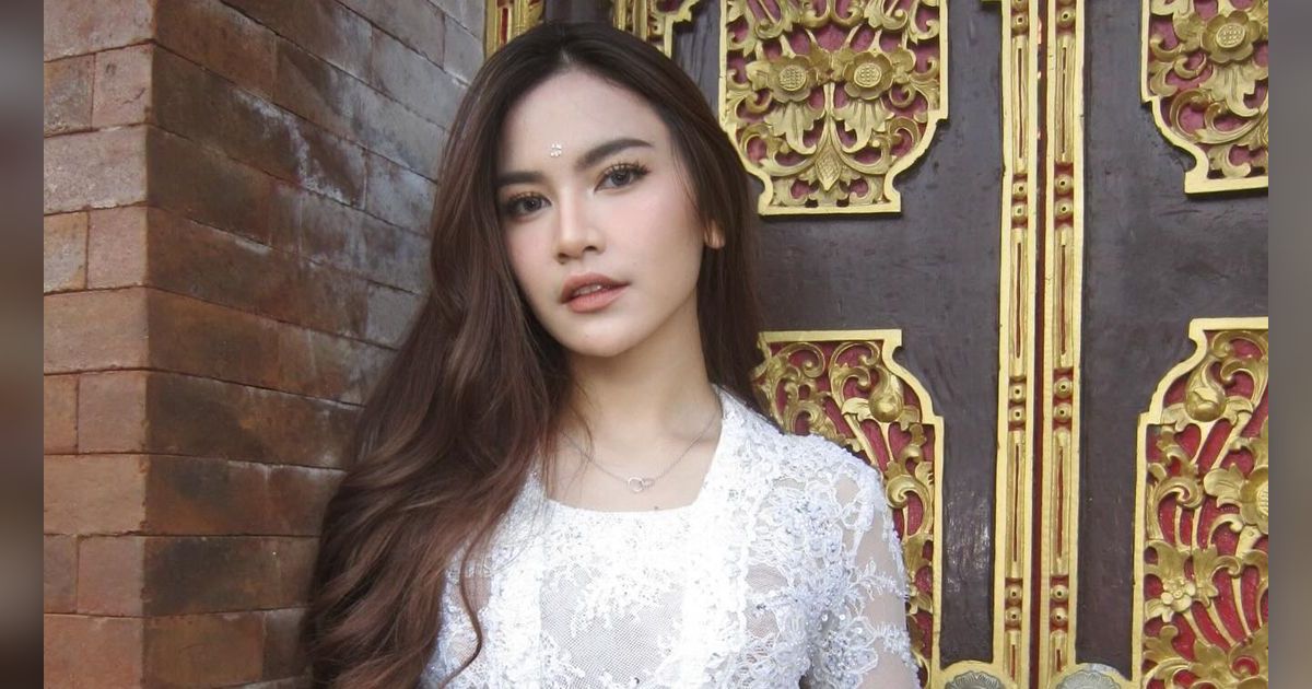 Siap Dinikahi Rizky Febian, Begini Potret Cantik Mahalini dalam Balutan Kebaya
