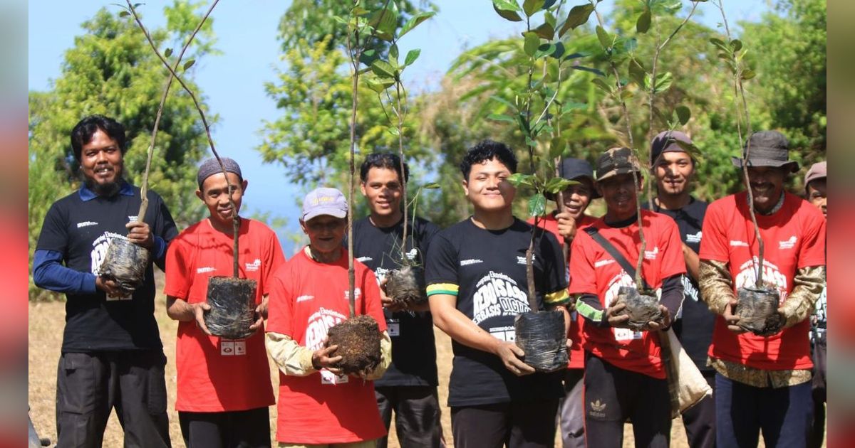 Telkom Dukung Pemulihan 82,1 Ha Lahan Kritis Melalui Reboisasi 33.800 Bibit Pohon