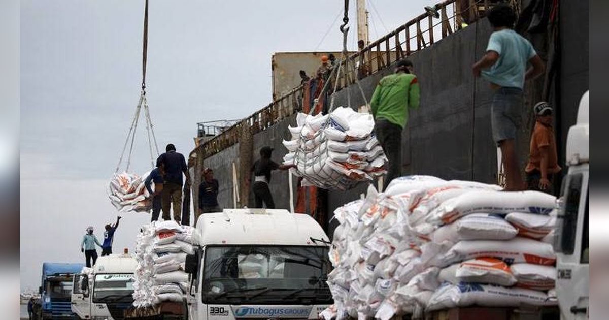 1,3 Juta Ton Beras Impor Masuk Gudang Bulog, Harga Gabah Petani Aman?