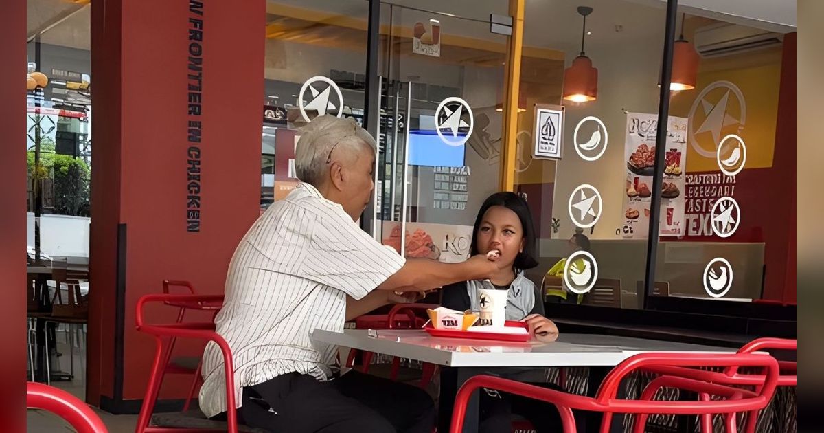 Momen Ayah Hanya Bisa Memandangi Putrinya Makan Bikin Terharu, Kisah di Baliknya Makin Membuat Netizen Terenyuh