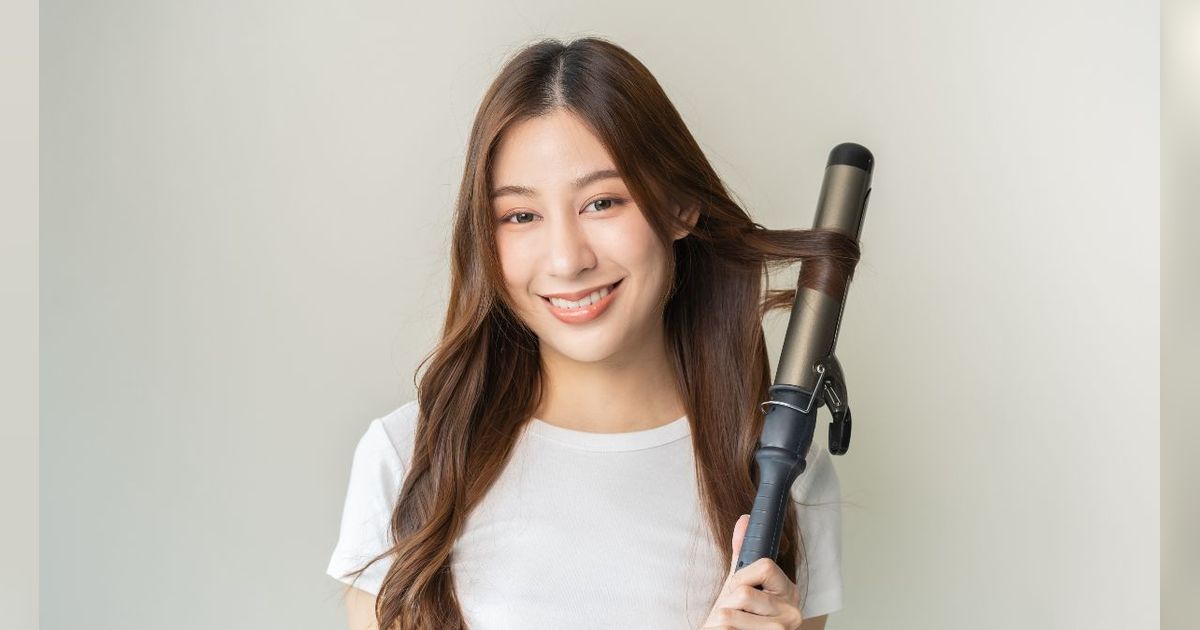 4 Trik Mencatok Rambut Biar Hasilnya Smooth dan Tahan Lama