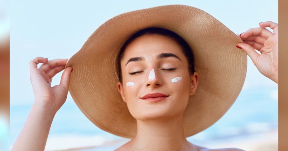 Sunscreen Bisa Bikin Jerawat Tak Kunjung Sembuh, Mitos atau Fakta?