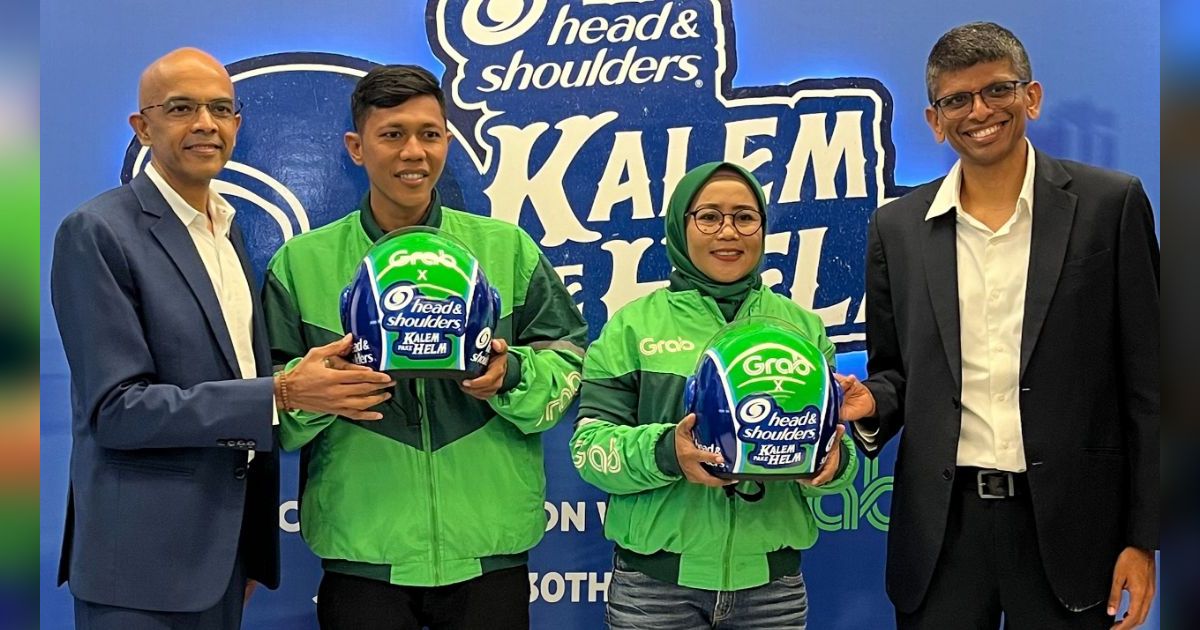 Sering Kenakan Helm dalam Waktu Lama?Jangan Lupa Rawat Kulit Kepala