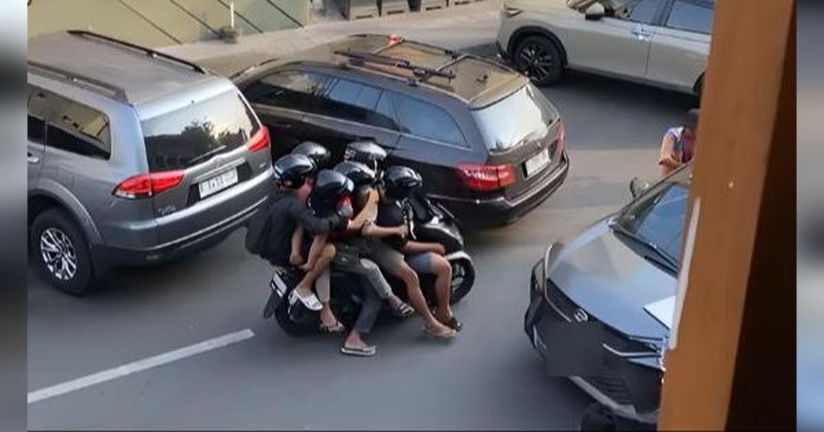 Viral Video Sepeda Motor Matic Dipakai Boncengan 6 Orang, Semuanya Pakai Helm, Netizen: 'Mau Nilang Polisinya Bingung'