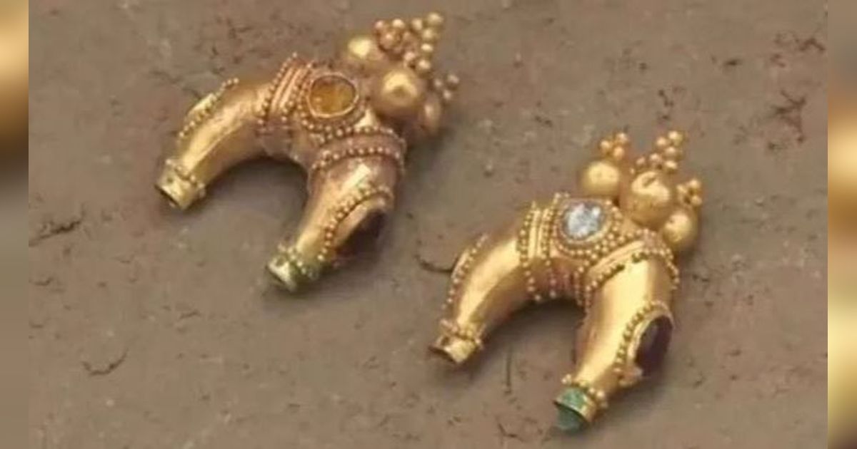 Arkeolog Temukan Perhiasan Emas Berusia 2000 Tahun di Kuburan Orang Kaya, Desainnya Sangat Indah dan Bertatahkan Batu Mulia