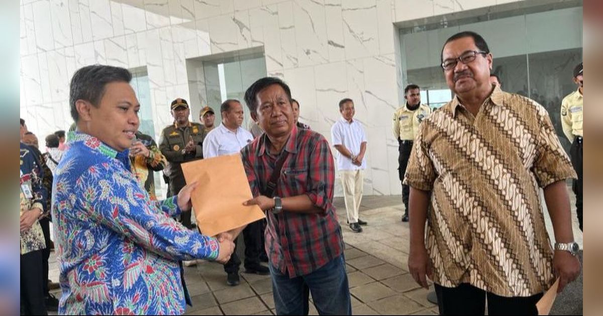 Penggarap Lahan UIII Beri Santunan ke 199 Warga Terdampak Pembangunan Kampus