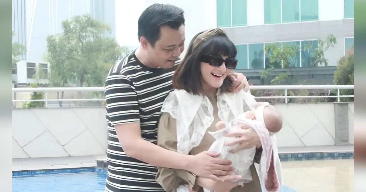 Potret Kiki Amalia yang Nikmati Momen Jadi Ibu Pertama Kali di Usia 42