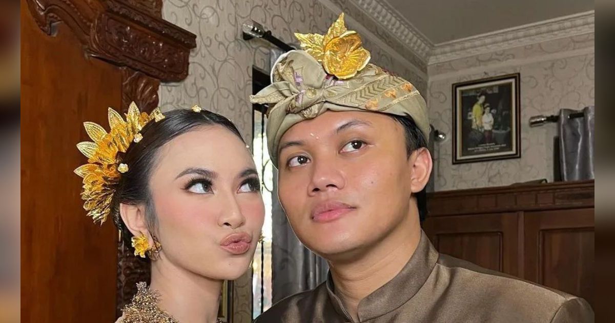 Detik-detik Tangis Mahalini Pecah Saat Sungkeman ke Ayahnya Buat Menikah dan Pindah Agama