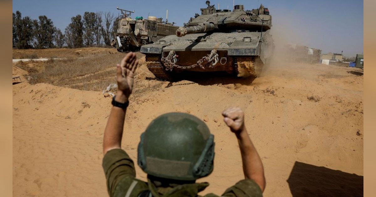 FOTO: Deretan Tank Pasukan Zionis Israel Bersiap untuk Serangan Darat ke Rafah