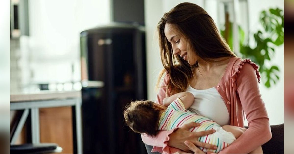 Tips Nyaman Menyusui Bagi Ibu yang Bekerja, Cegah Masalah pada Ibu dan Bayi