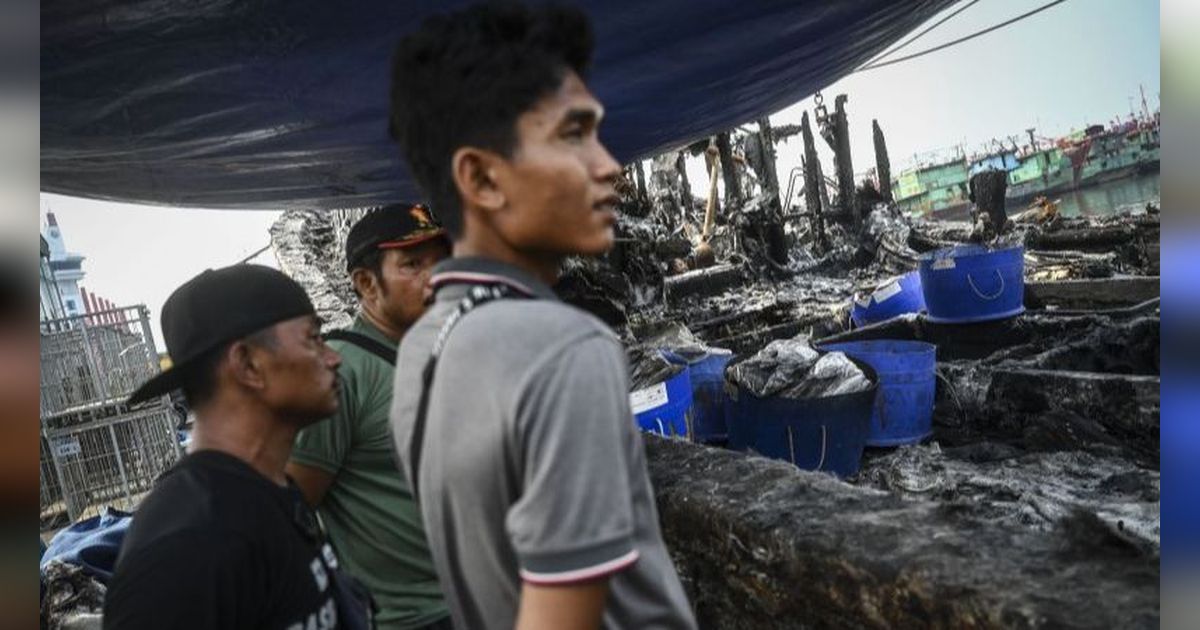 Cerita 3 ABK Terjebak Saat Kobaran Api Hanguskan 3 Kapal di Muara Baru dan Berujung Tewas