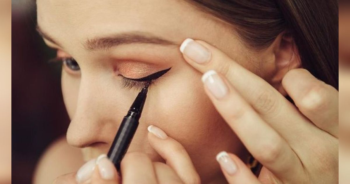 Benarkah Eyeliner Waterproof Tahan Terhadap Air? Ini Cara Memilih Produk yang Tepat