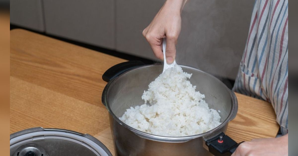 Tanpa Ditanak Ulang Pakai Rice Cooker, Begini Cara Agar Nasi Bisa Pulen Lagi
