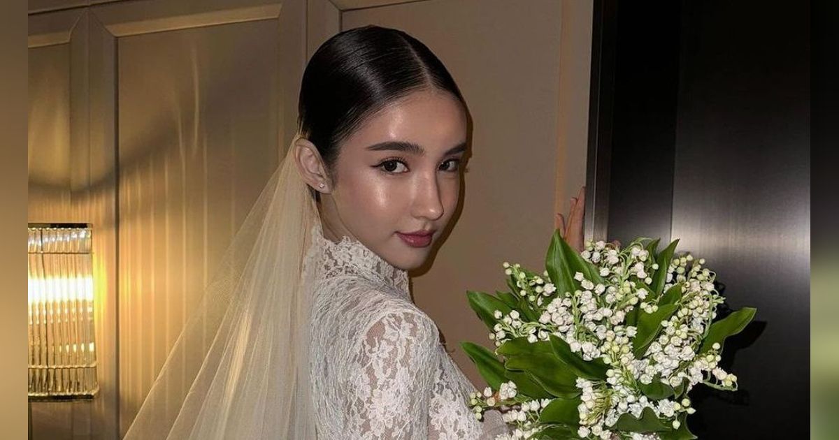 Potret Anggun Transgender Rinrada Yoshi Berbalut Gaun Pengantin