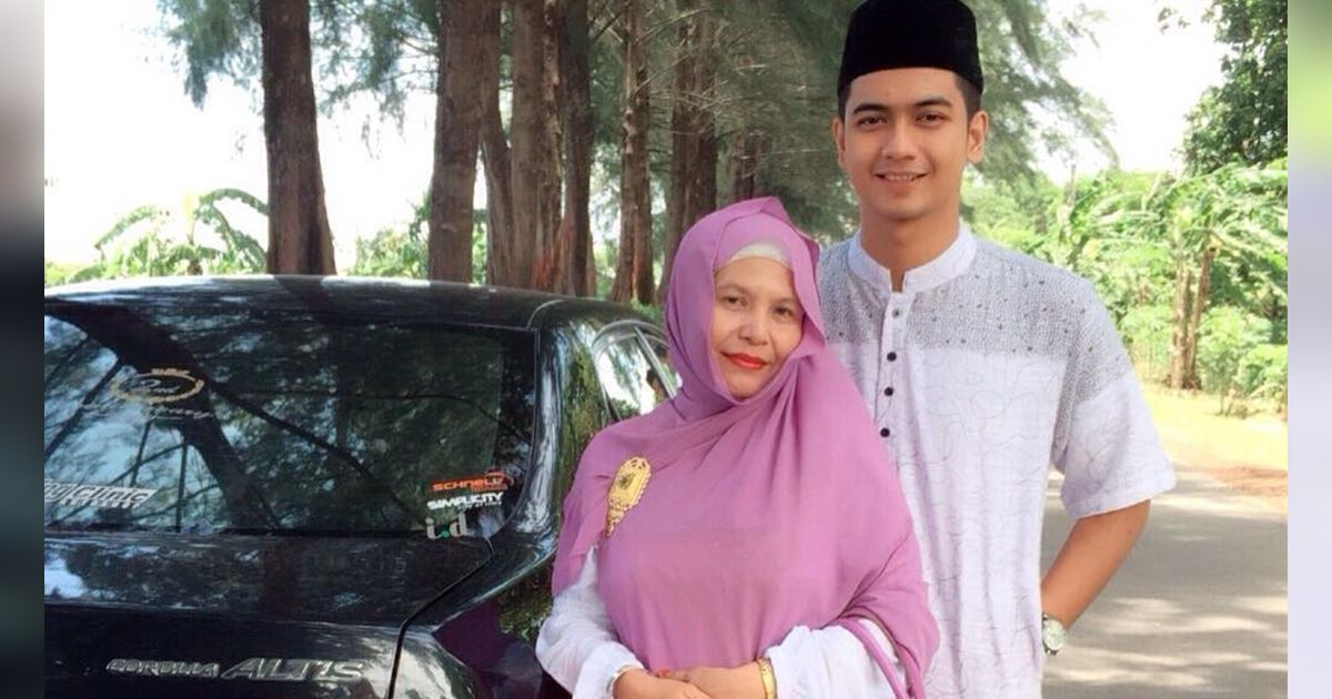Momen Kedekatan Teuku Ryan dan Sang Ibu yang Kini Jadi Sorotan, Kerap Unggah Momen Bersama