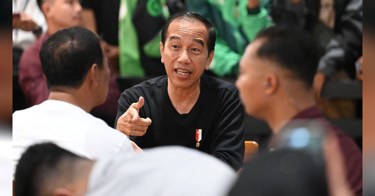 Respons Santai Jokowi Soal Fotonya Menghilang di Ruang Rakor PDIP Sumut