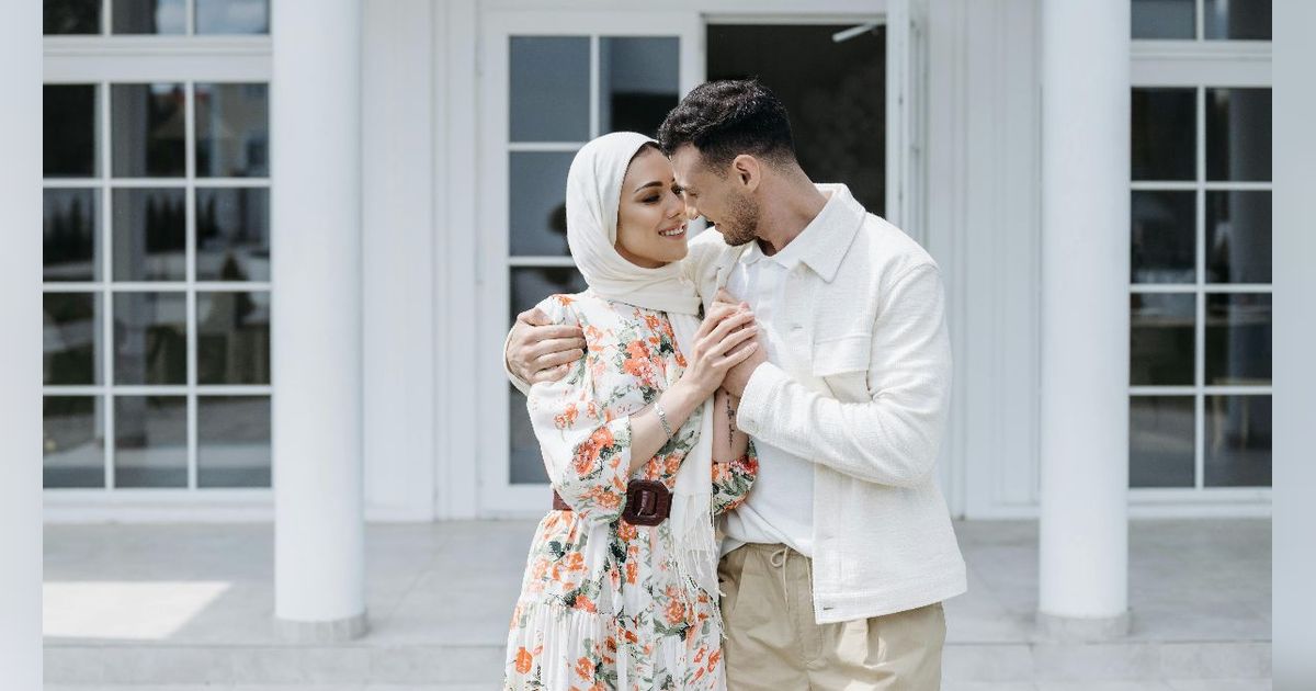 Bukan dengan Kekerasan, Begini 5 Cara Suami Menasihati Istrinya Sesuai Syariat Islam