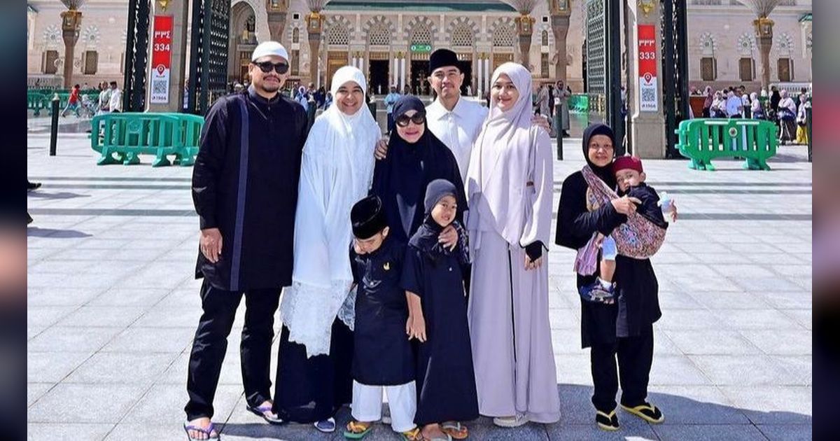 Potret Kahiyang Ayu Tampil Berhijab saat Umrah di Tanah Suci, Bikin Pangling