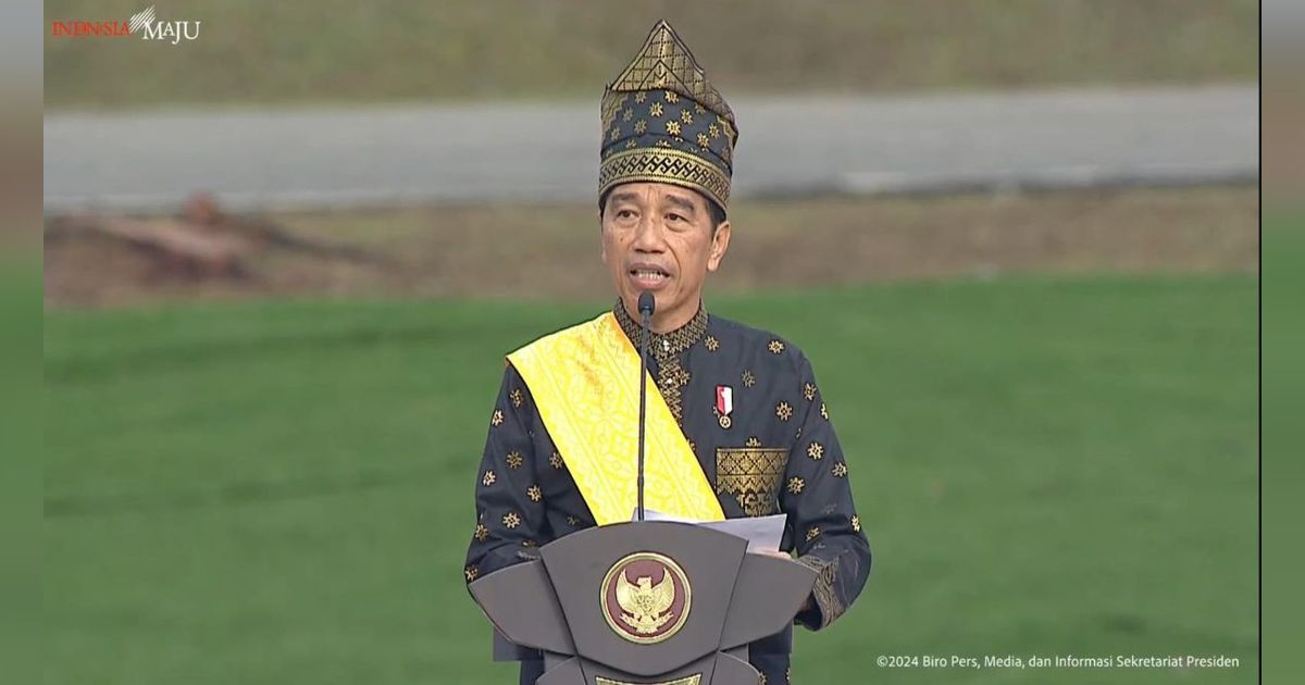 Pimpin Upacara Hari Lahir Pancasila di Blok Rokan Riau, Jokowi Pakai Baju Adat Teluk Belanga