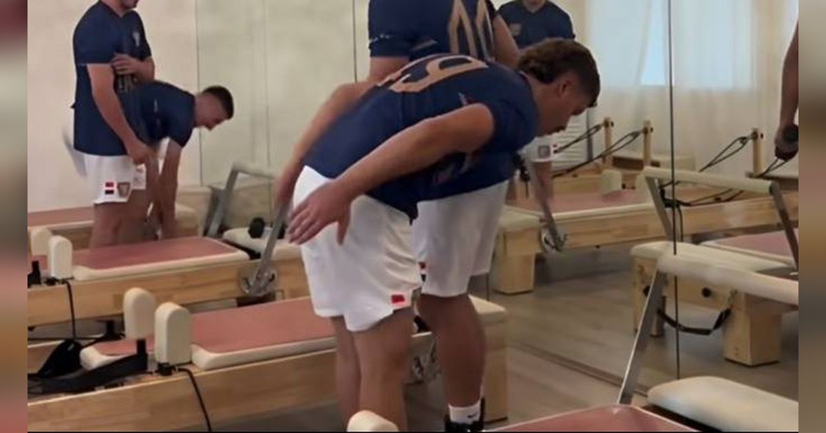 Respons Kocak Pemain Bola Latihan Pilates, Kakinya Sampai Gemetar