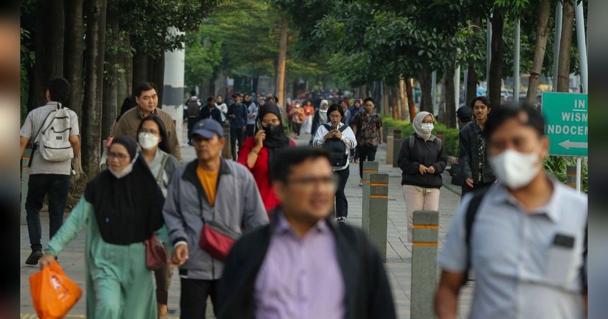 FOTO: Pemprov DKI Jakarta Ajak Warga Ikuti Tantangan 7.500 Langkah per Hari dan Gunakan Transportasi Umum Selama 14 Hari