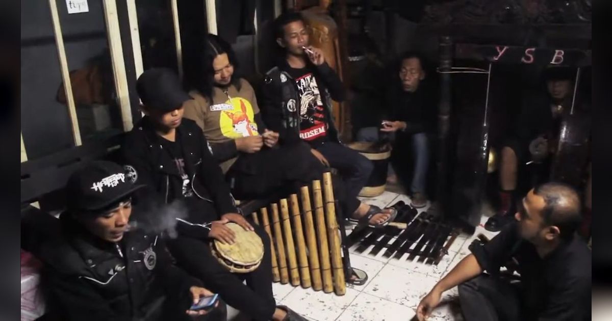 Belajar dari Grup Musik Serdadu Bambu asal Sumedang, Buktikan Musisi Punk Bisa Berbudaya